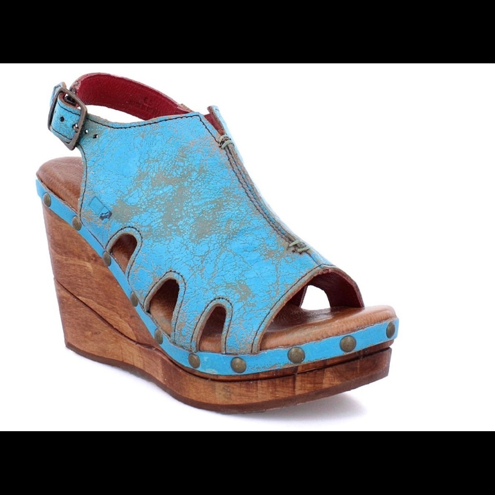 BedStu Wedges  NAIYA   

4 in sustainably sourced wood wedge, 1.25 in platform